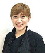 山本まりな